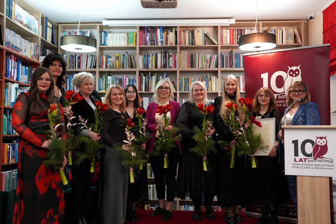 10 lat z pasją do książek – jubileusz powiatowej biblioteki