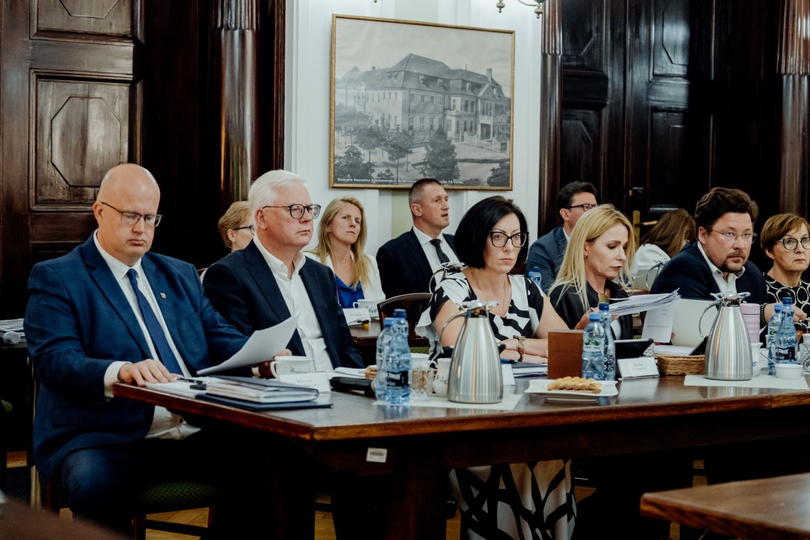 Starosta i Zarząd Powiatu z wotum zaufania i absolutorium